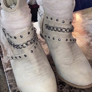 Buckle cowgirl boots